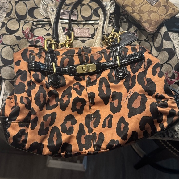 Coach Chelsea Ocelot Jayden Carryall bag - Picture 9 of 9